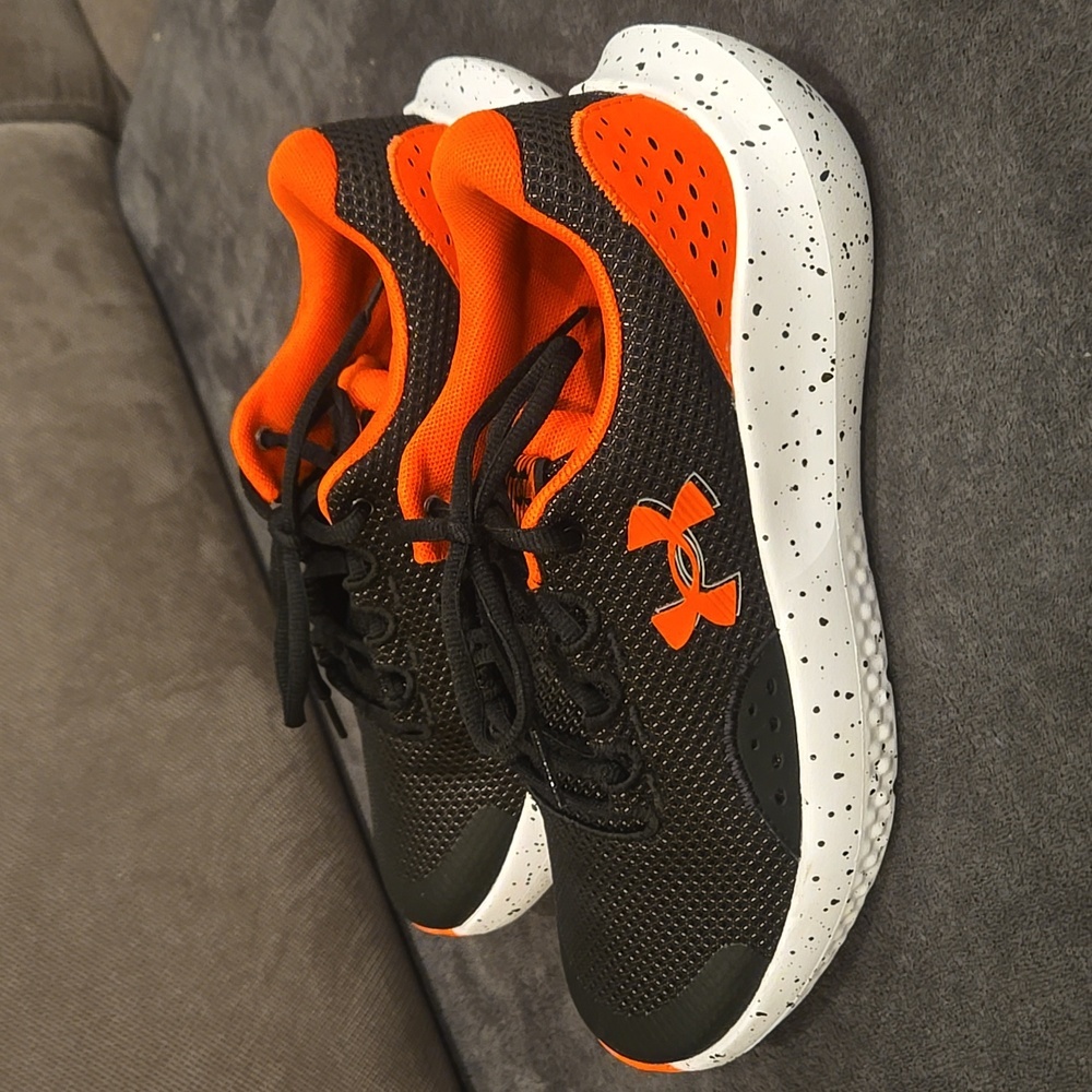 Under Armour BGS Surge 4 Training Running Shoes Kids Sz 7Y - Picture 3 of 13